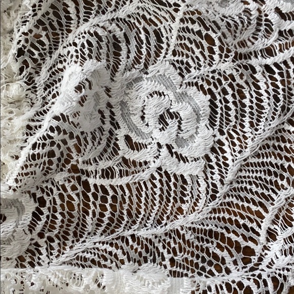 Charlotte Russe cream lace off the shoulder crop - Picture 3 of 5